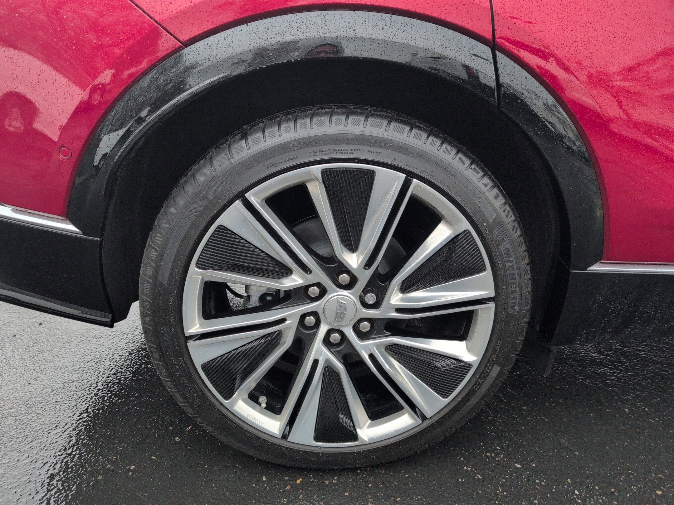 Used 2025 Cadillac Lyriq Luxury image 13