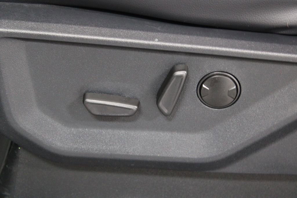 New 2026 Ford F250 Lariat w/ Black Appearance Package image 22