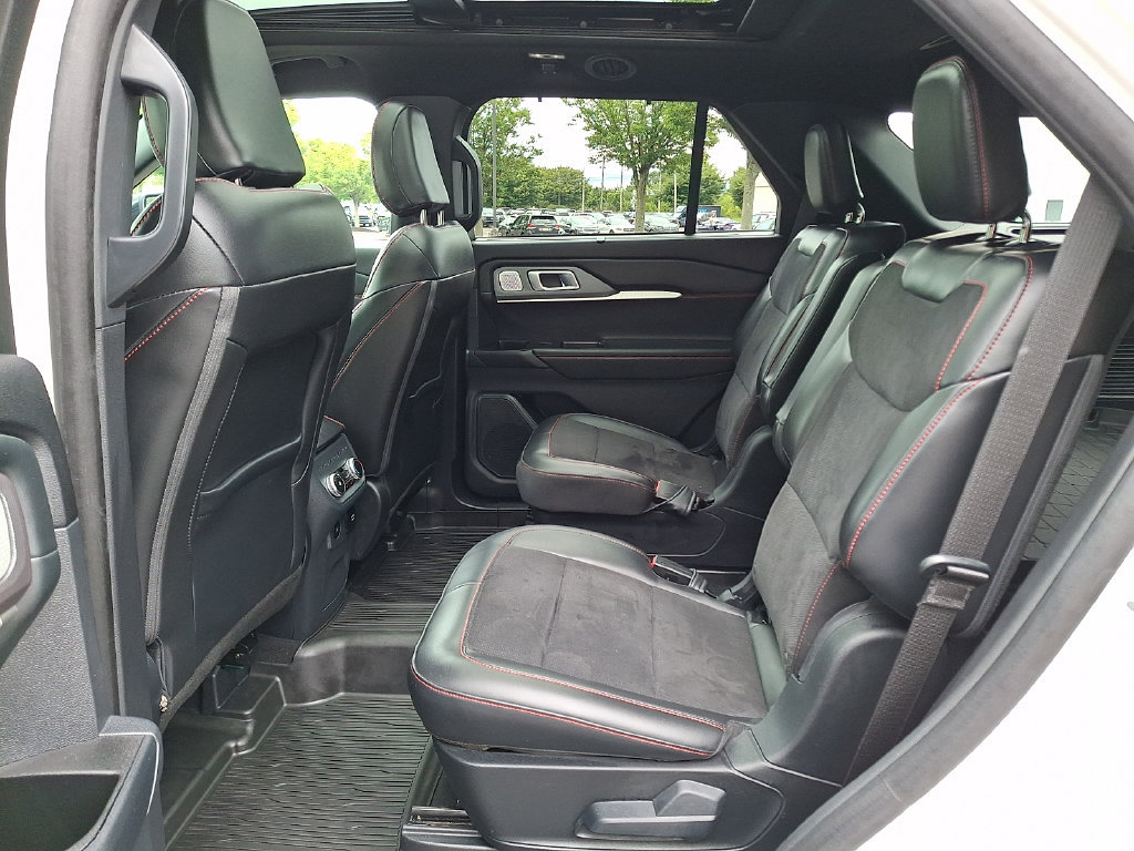 Certified 2025 Ford Explorer ST AWD/4WD image 13