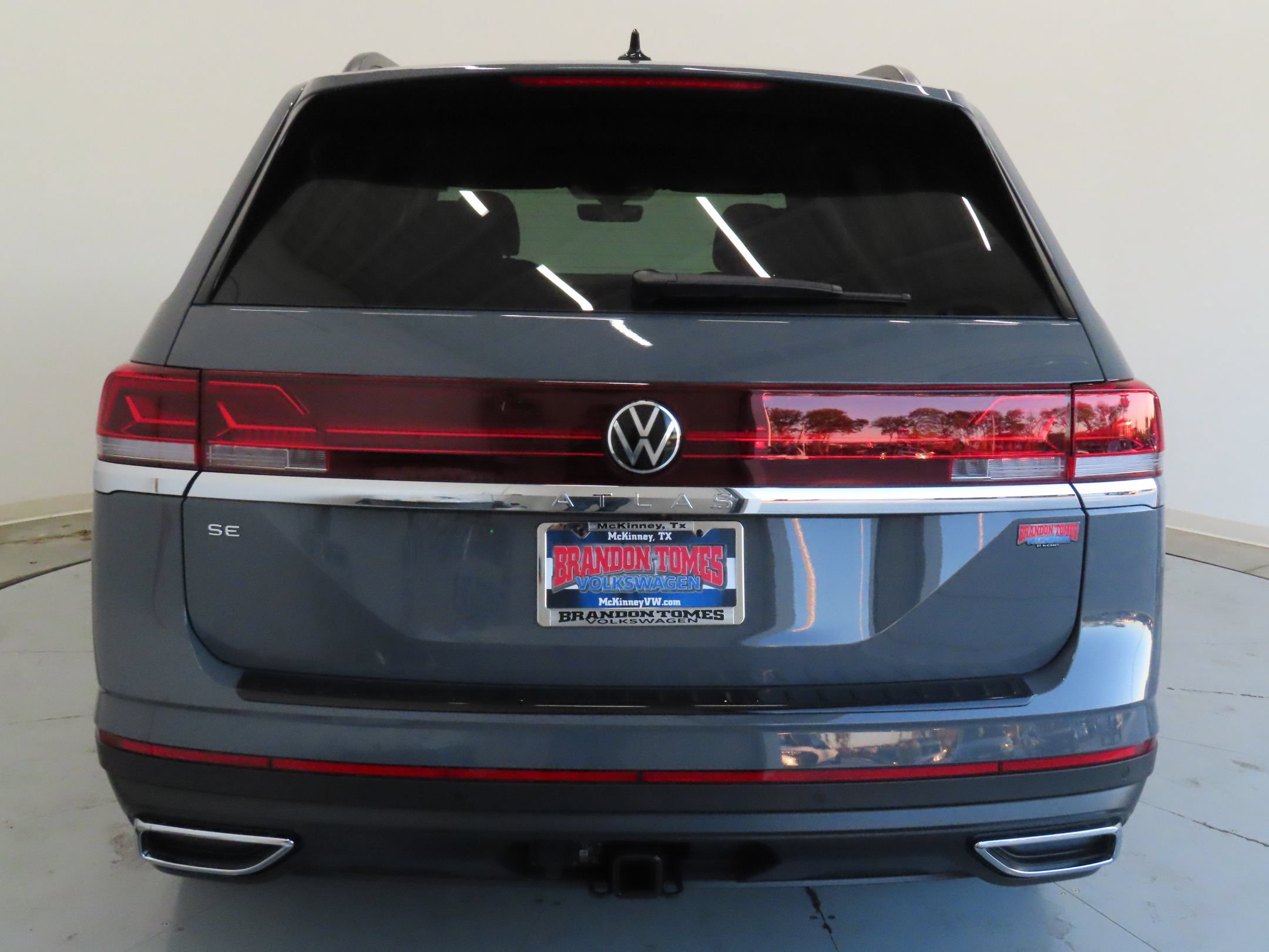 Certified 2026 Volkswagen Atlas SE FWD image 4