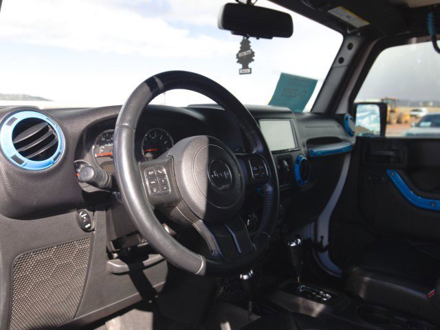 Used 2016 Jeep Wrangler Unlimited Sahara w/ Max Tow Package AWD/4WD image 15