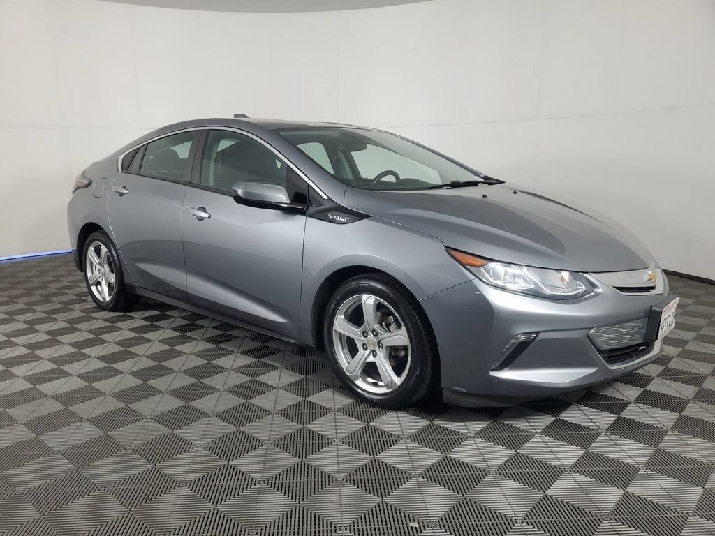 Used 2018 Chevrolet Volt LT w/ Comfort Package FWD image 2