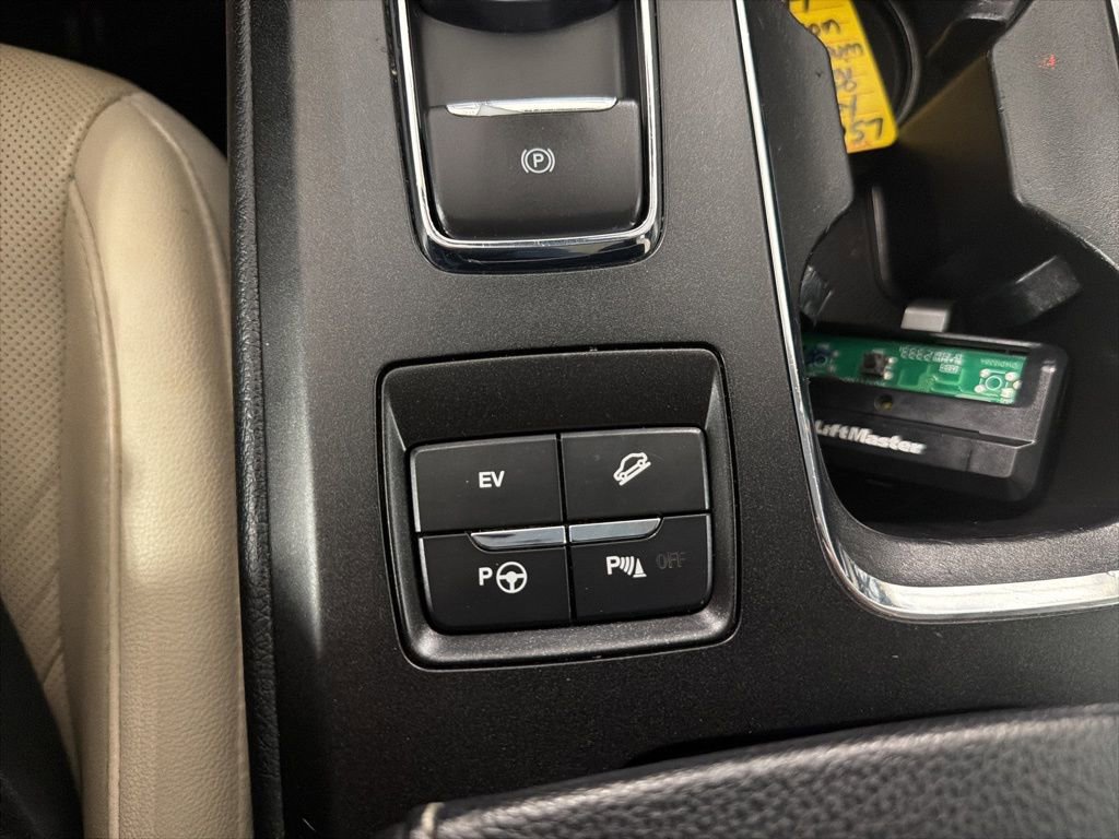 Used 2017 Ford Fusion Energi Titanium image 29