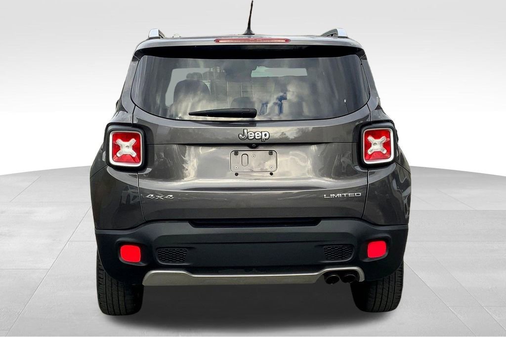 Used 2016 Jeep Renegade Limited image 4