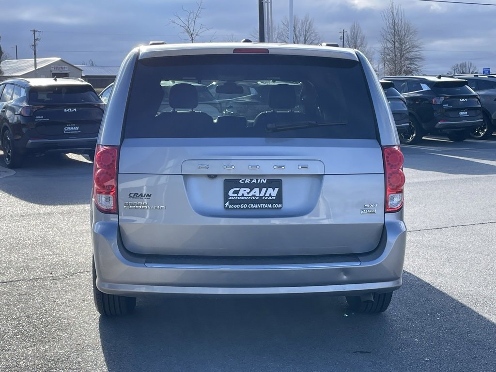 Used 2019 Dodge Grand Caravan SXT image 6