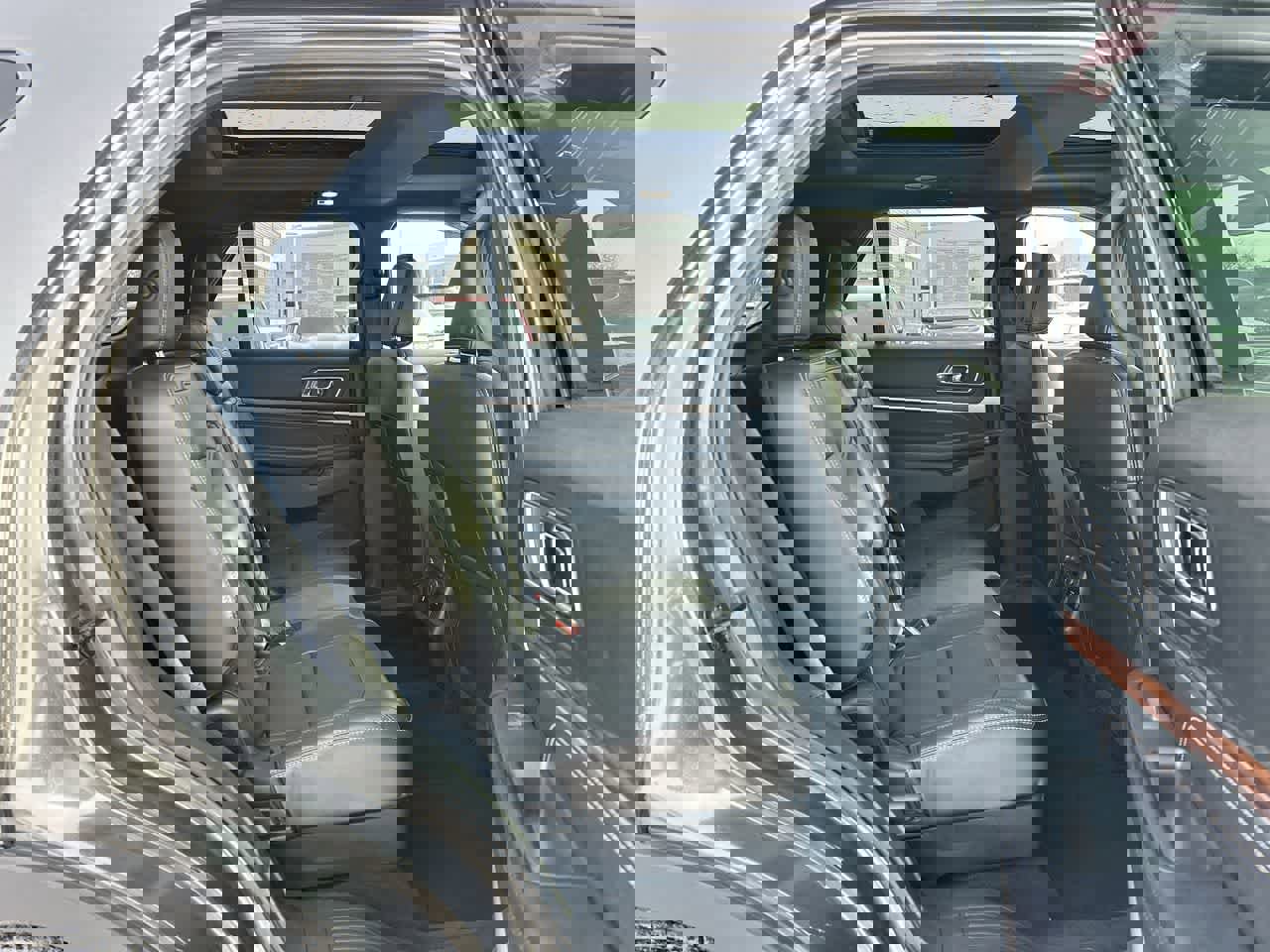 Used 2018 Ford Explorer Limited w/ Equipment Group 301A image 26