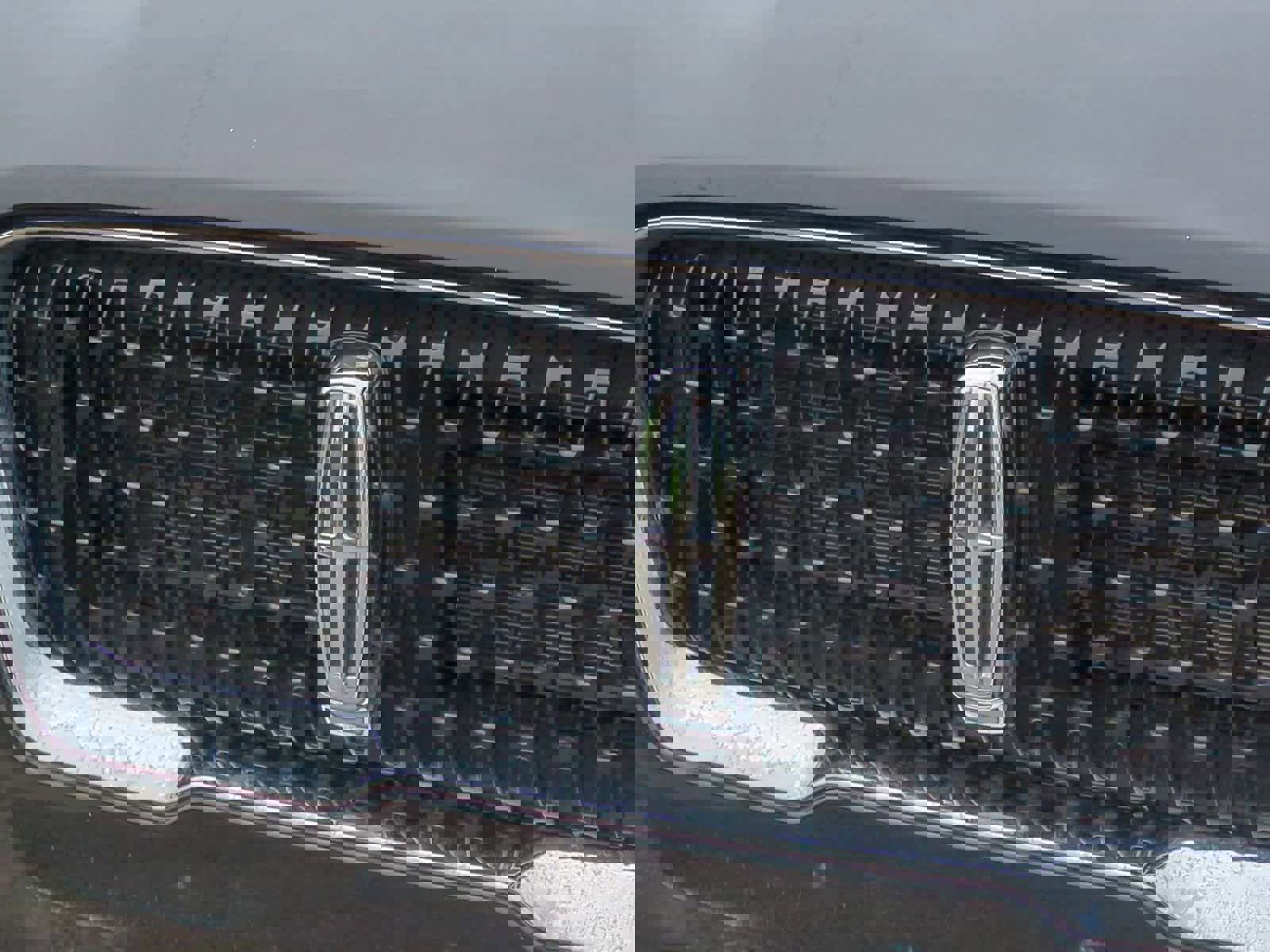 Used 2022 Lincoln Corsair Reserve w/ Sport Package image 12