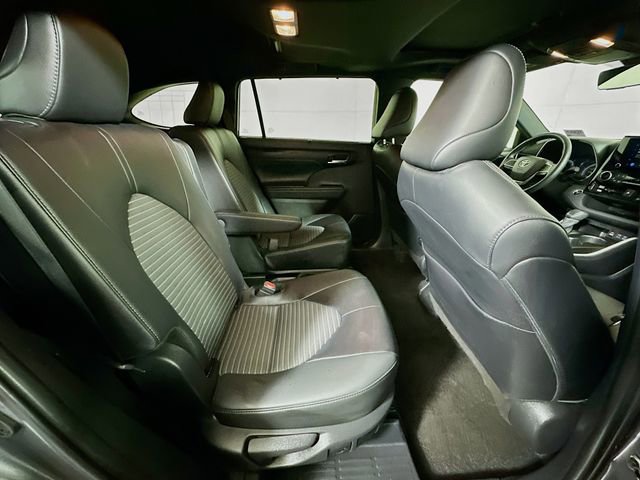 Certified 2025 Toyota Highlander XSE image 27