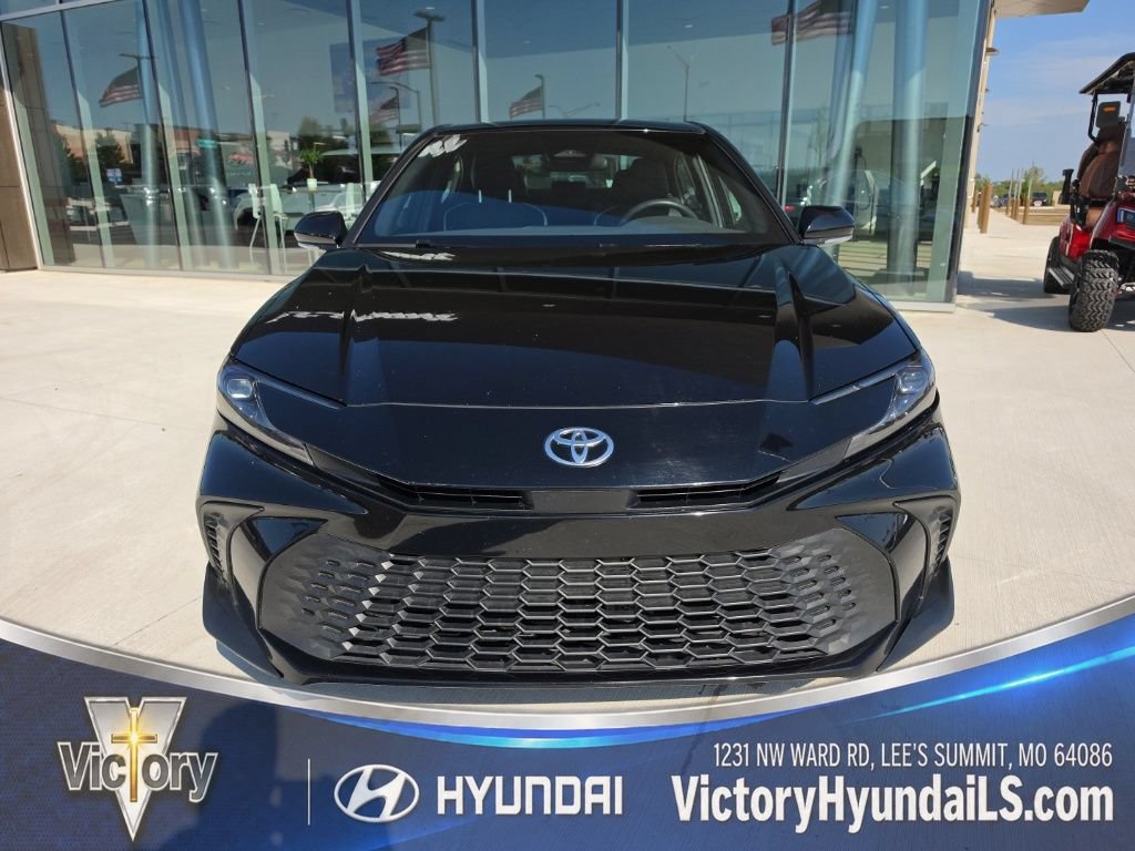 Used 2025 Toyota Camry SE FWD image 8