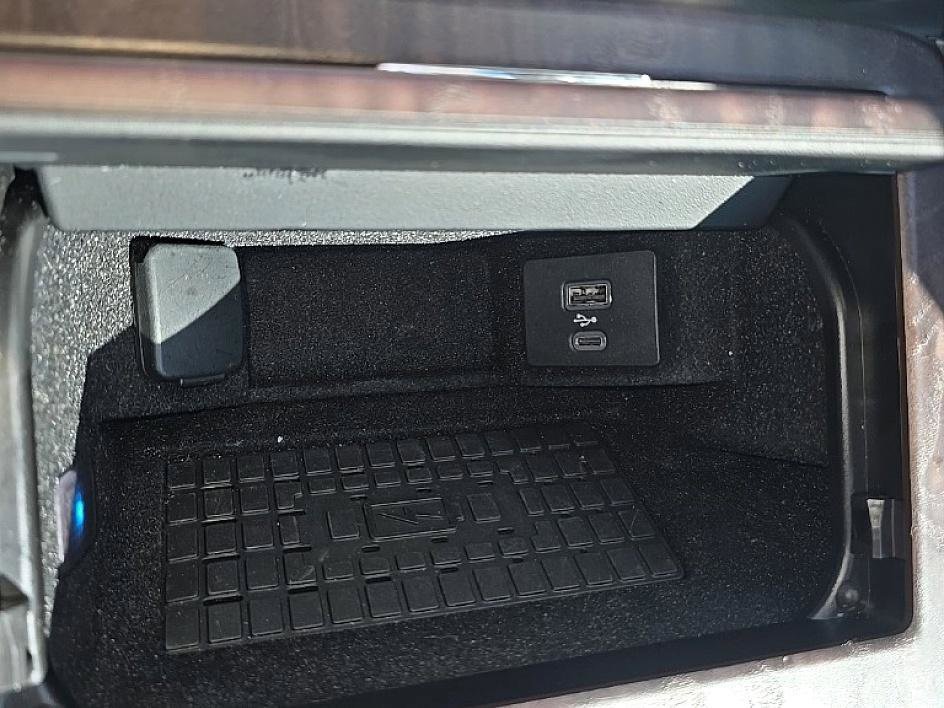 Used 2024 Lincoln Navigator Premiere image 22