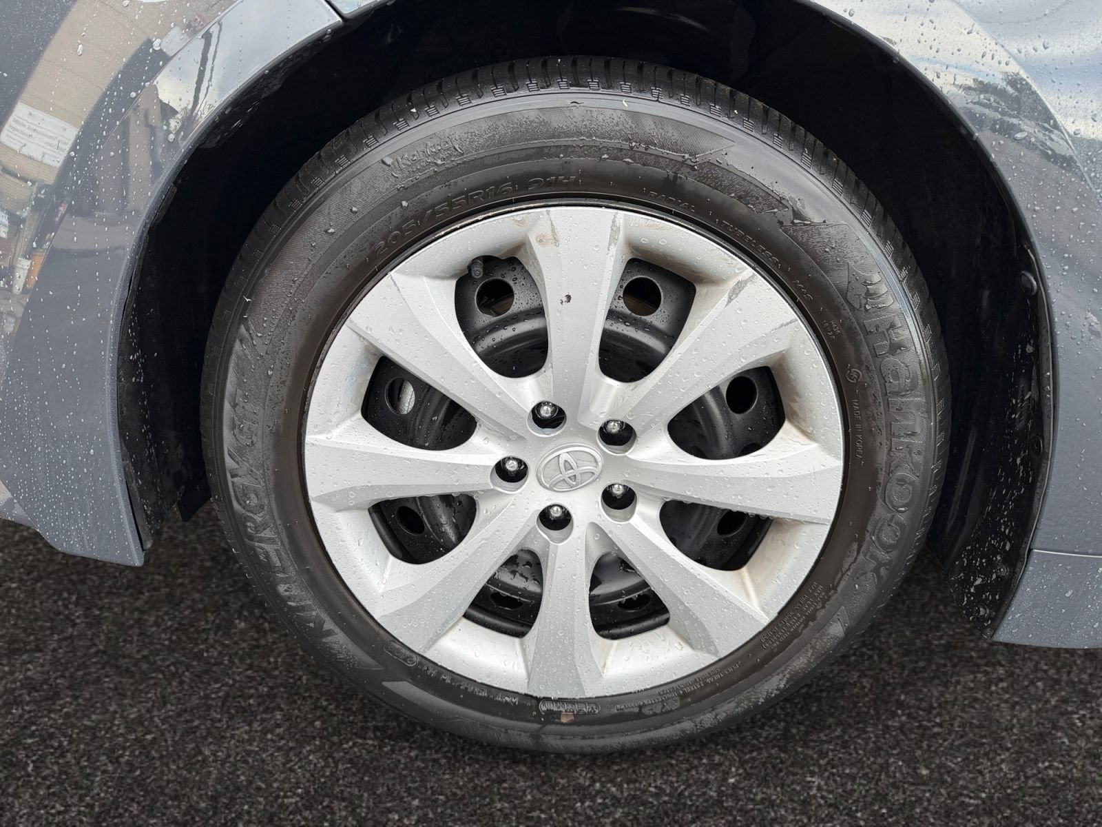 Used 2024 Toyota Corolla LE FWD image 14