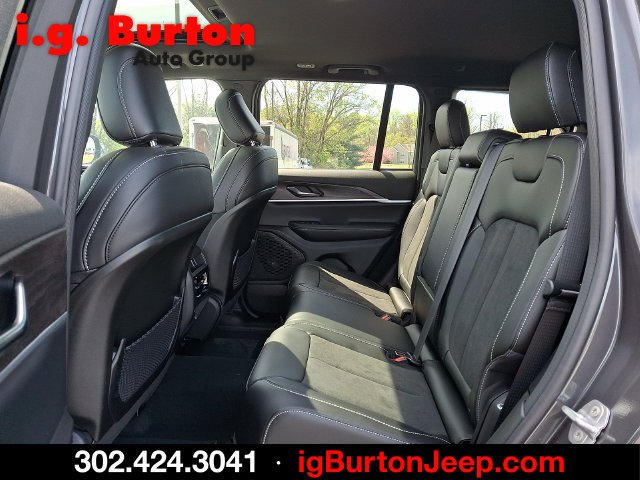 New 2026 Jeep Grand Cherokee Altitude AWD/4WD image 6