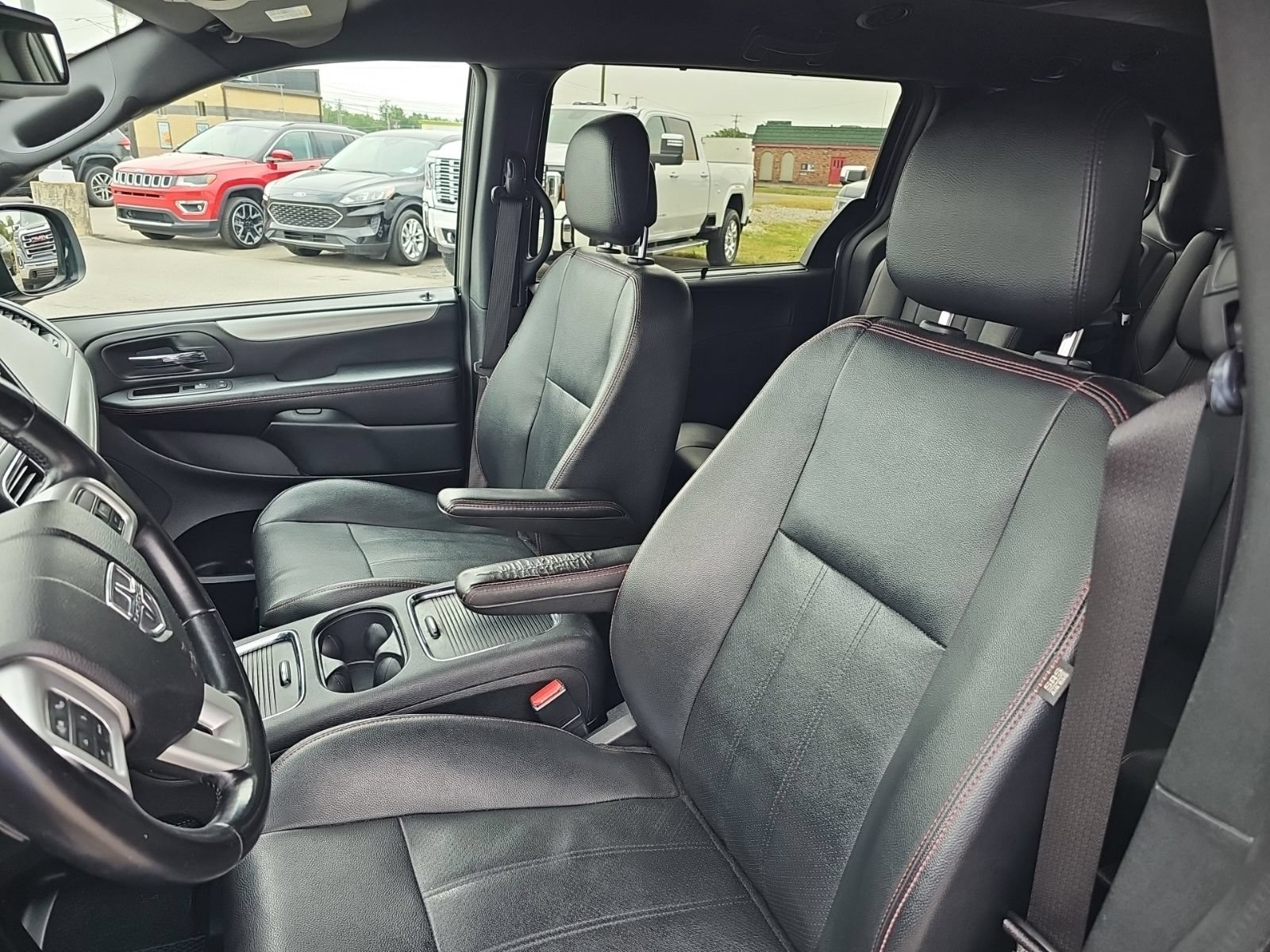 Used 2020 Dodge Grand Caravan GT FWD image 11