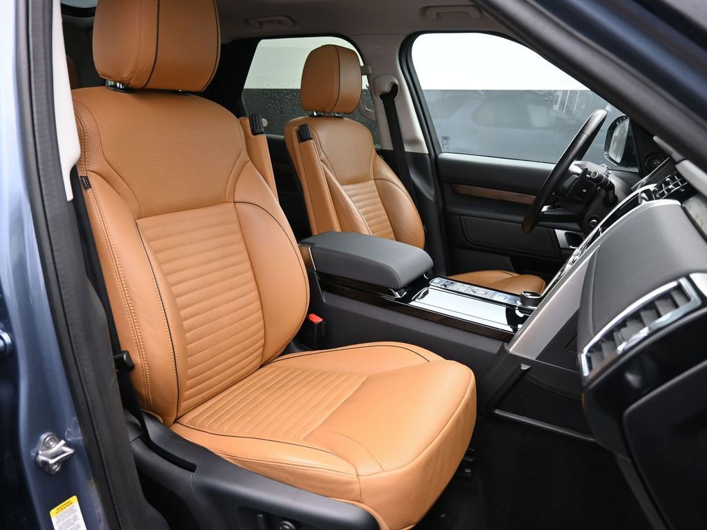 Used 2018 Land Rover Discovery HSE image 27