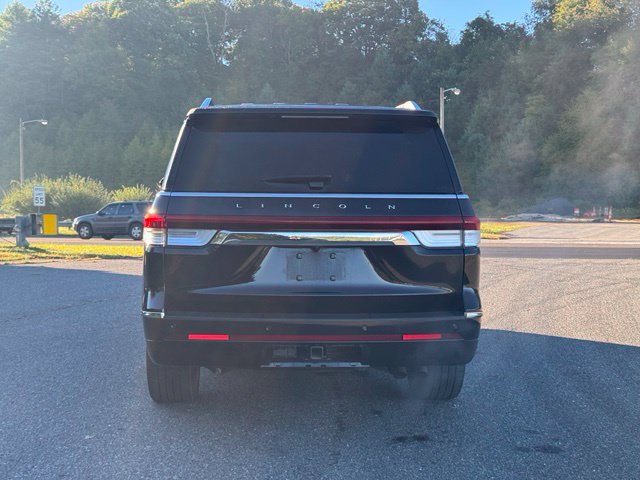 Used 2024 Lincoln Navigator Reserve AWD/4WD image 7