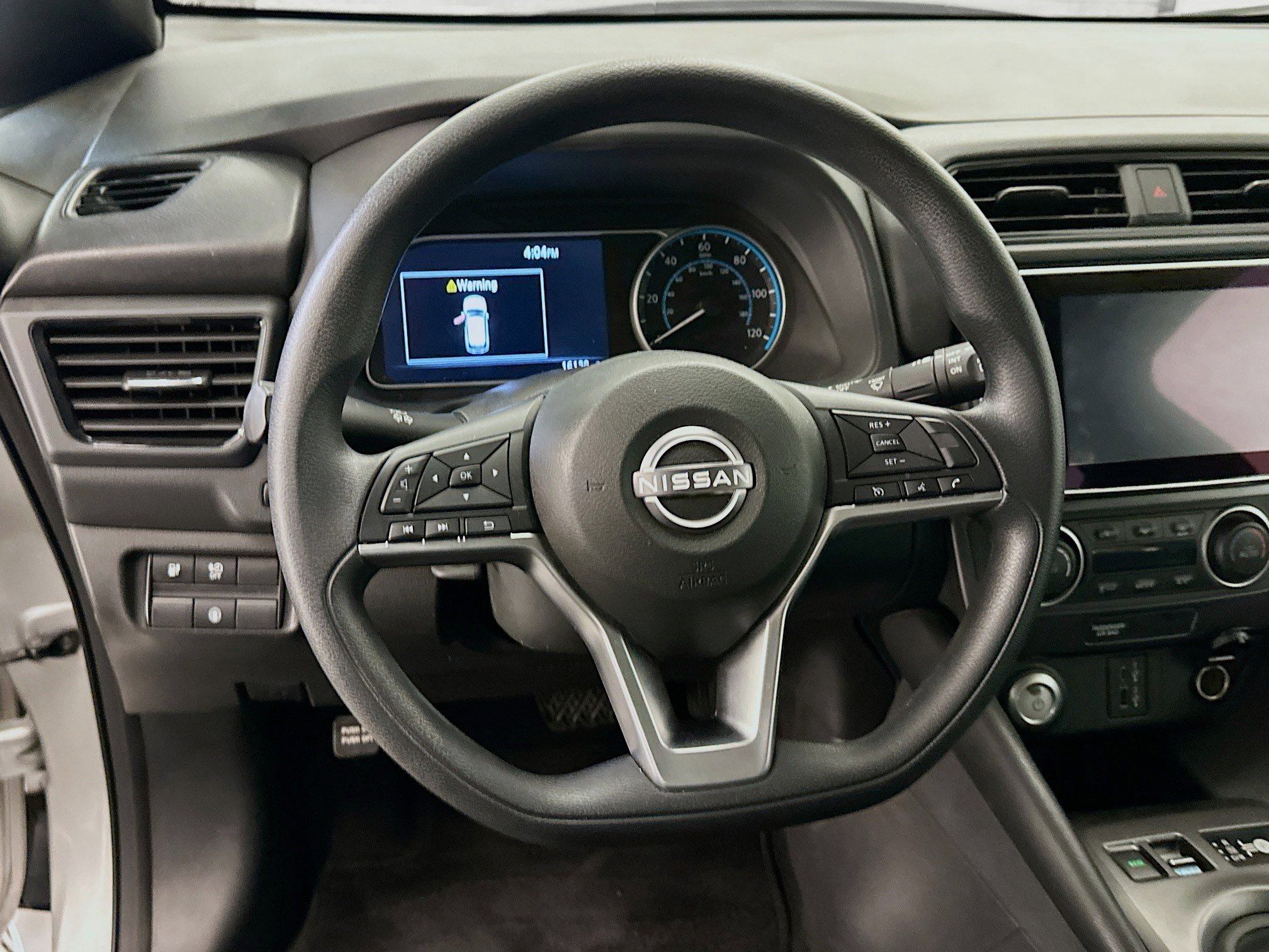 Used 2024 Nissan Leaf S image 18