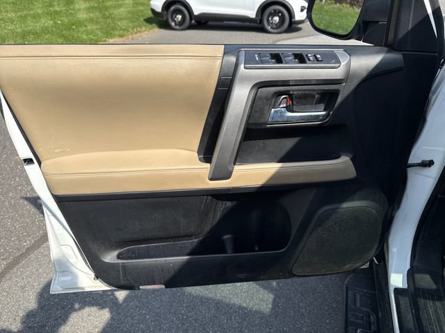 Used 2018 Toyota 4Runner SR5 Premium AWD/4WD image 23