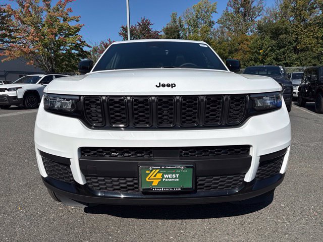 Used 2025 Jeep Grand Cherokee L Altitude AWD/4WD image 2