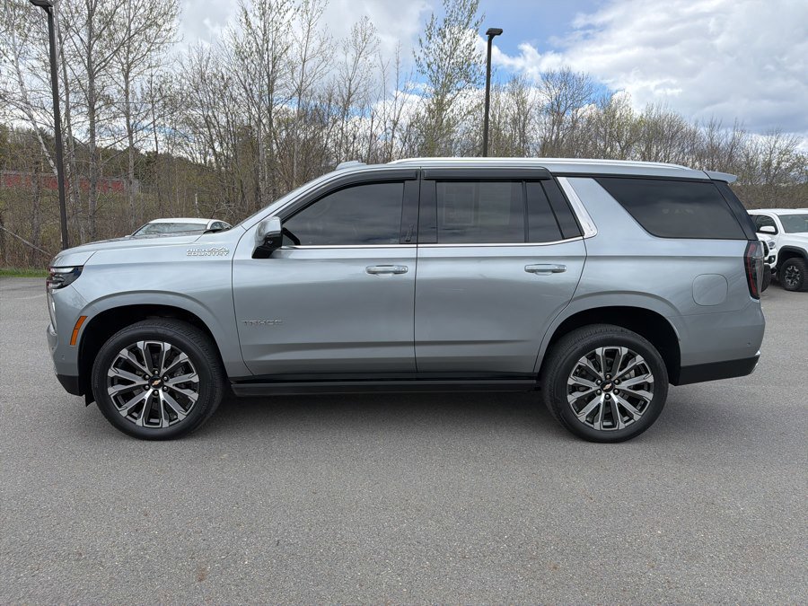 Used 2025 Chevrolet Tahoe High Country AWD/4WD image 2