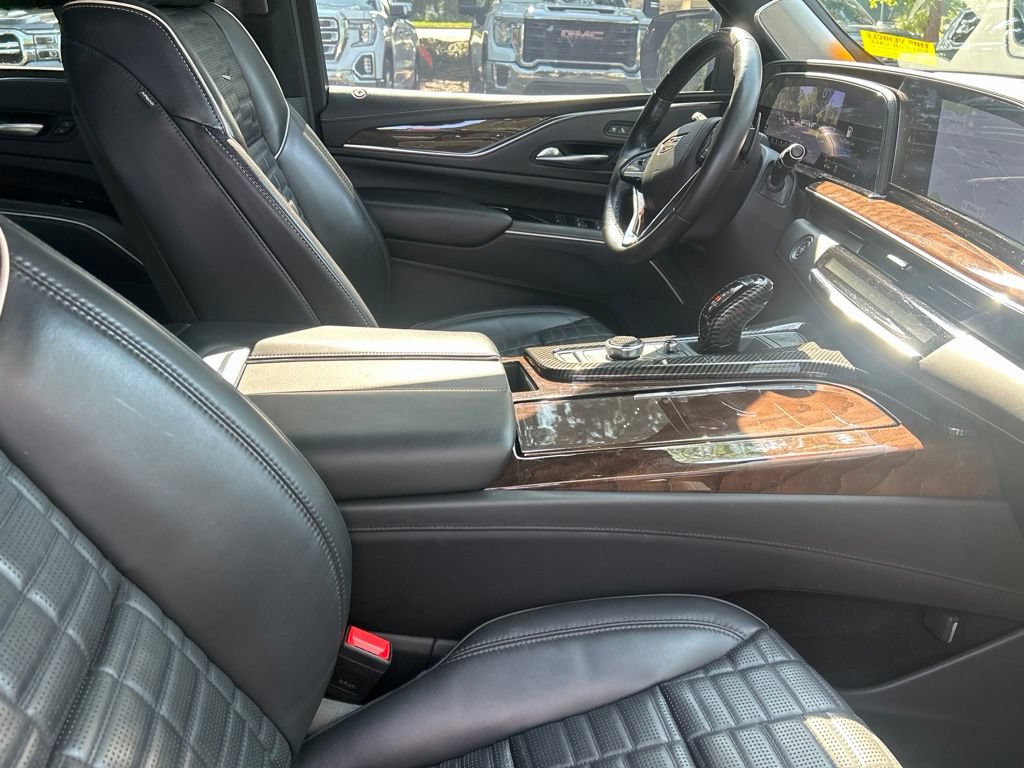 Certified 2023 Cadillac Escalade ESV Premium Luxury Platinum AWD/4WD image 10