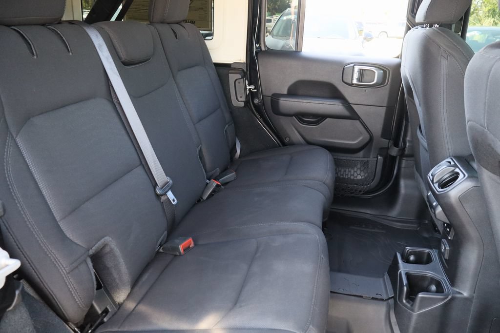 Used 2020 Jeep Wrangler Unlimited Sahara AWD/4WD image 28