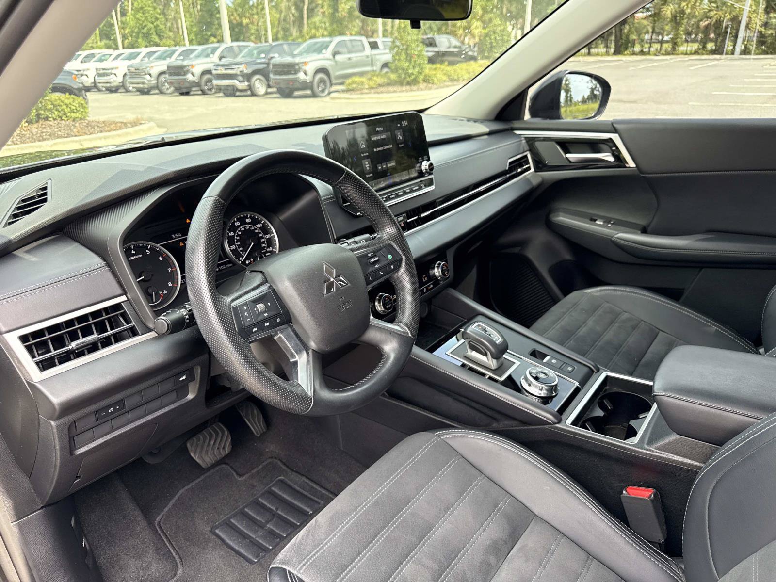 Used 2024 Mitsubishi Outlander SE Black Edition FWD image 22