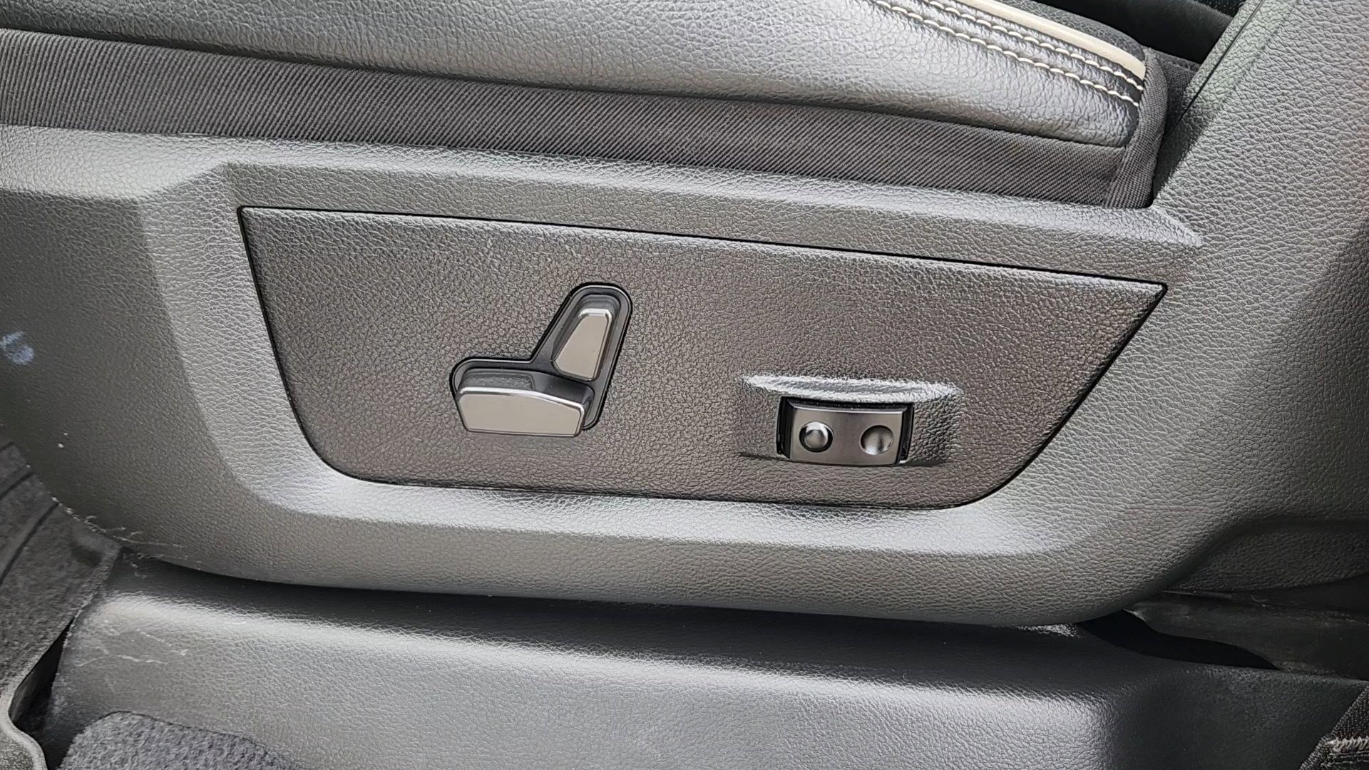 Used 2022 RAM 3500 Laramie image 8