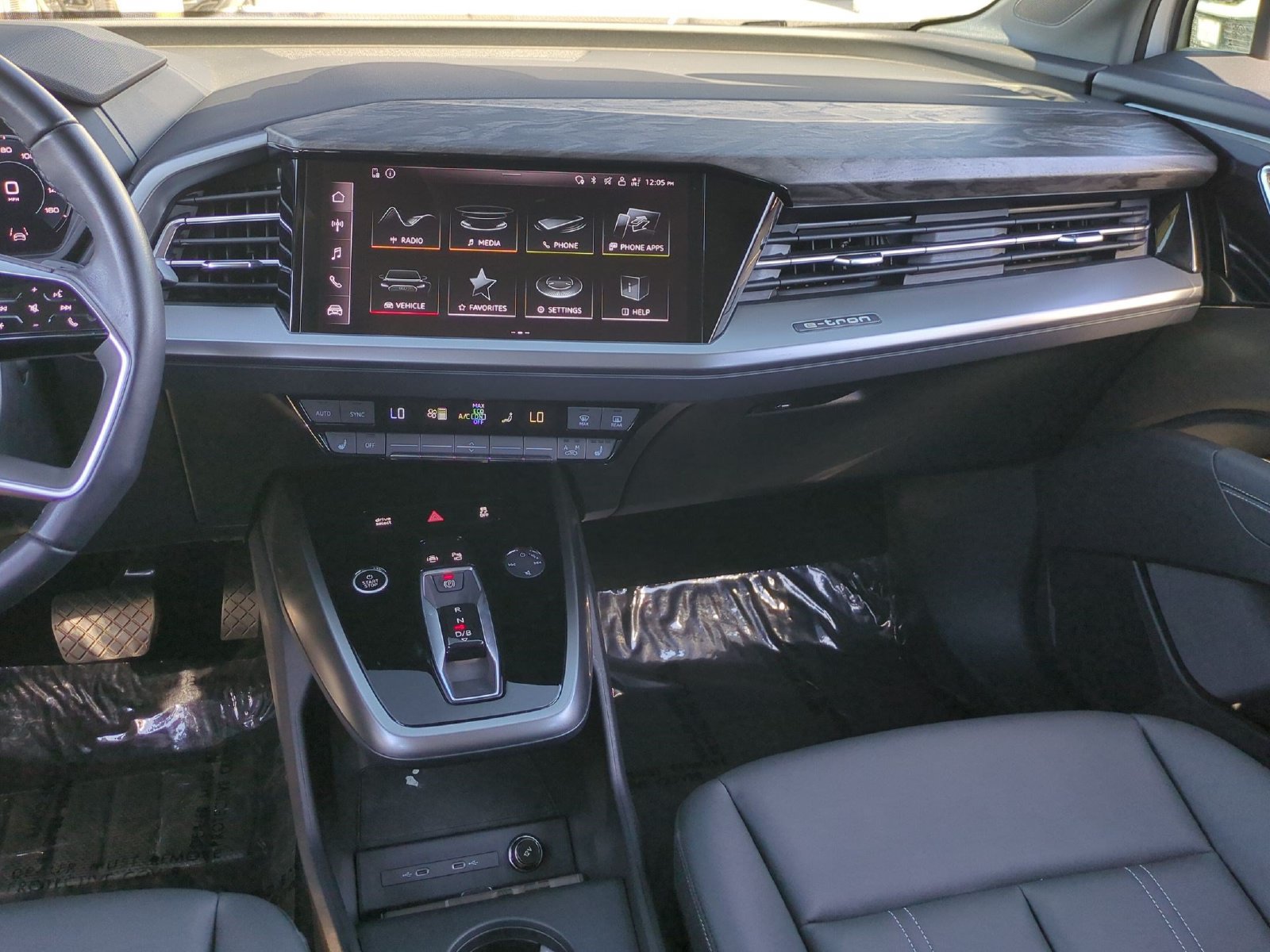 Used 2024 Audi Q4 e-tron Premium AWD/4WD image 8