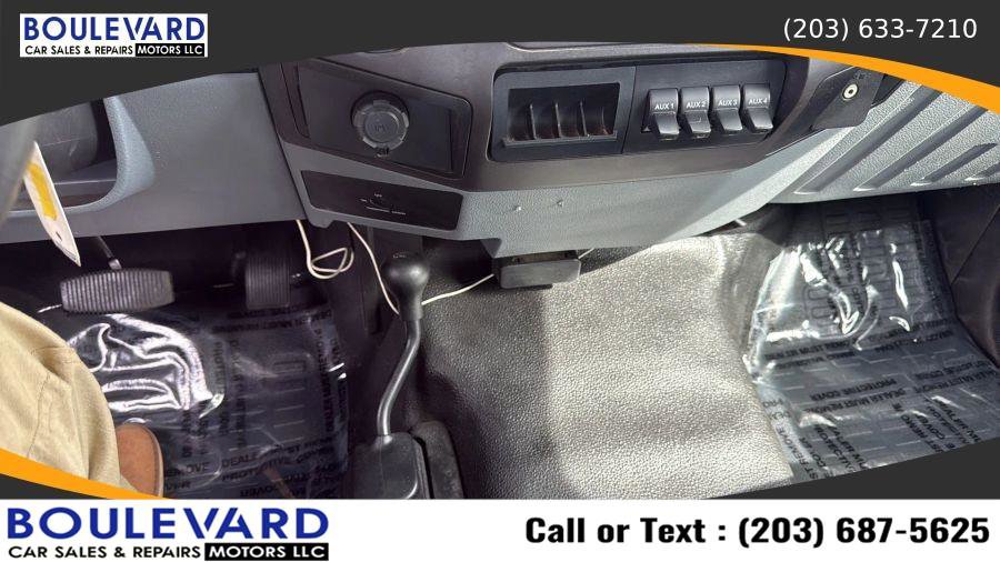 Used 2015 Ford F550 4x4 Regular Cab Super Duty image 23