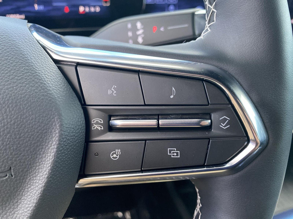 Used 2024 Chevrolet Equinox EV LT AWD/4WD image 23