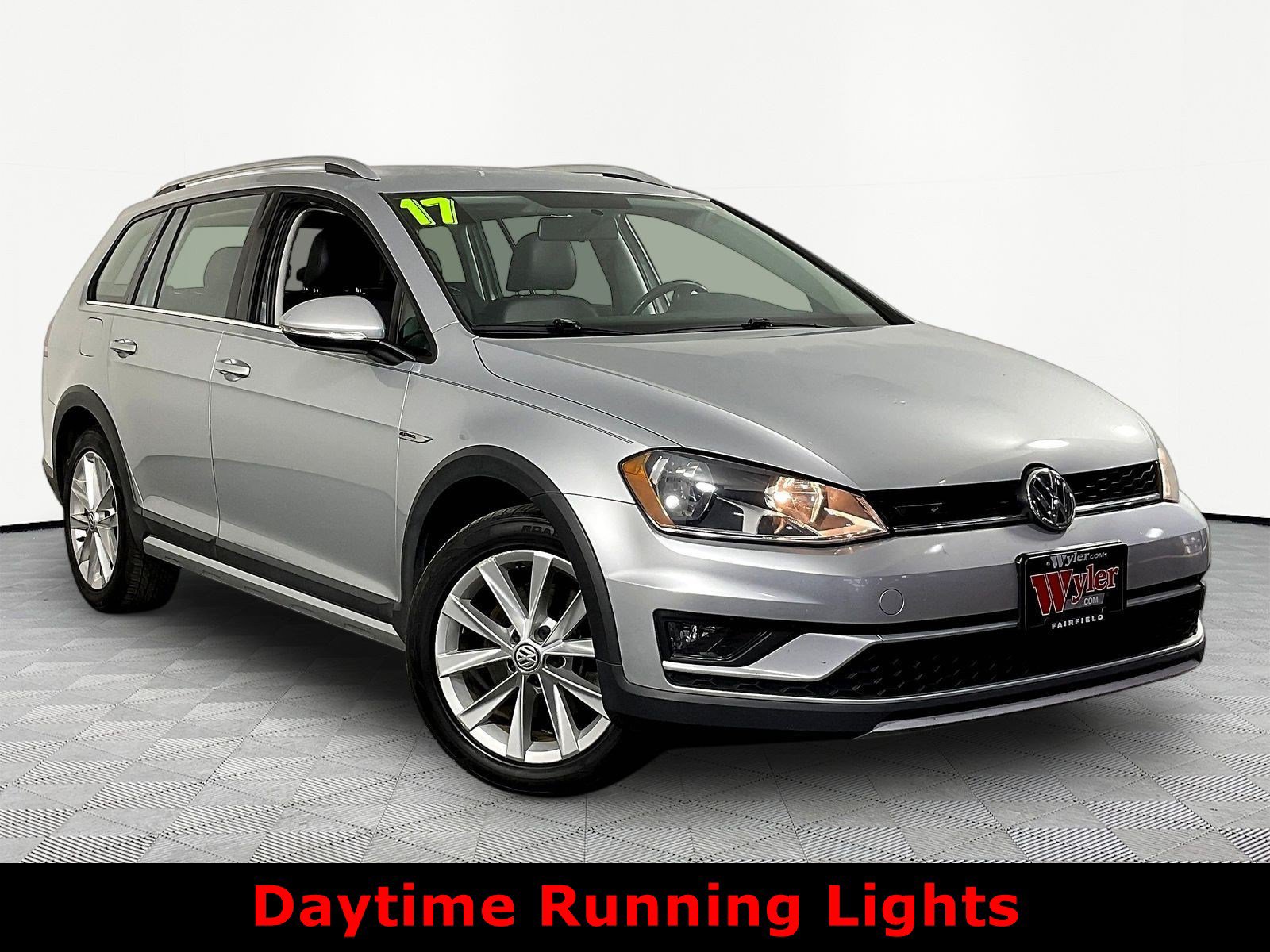 Used 2017 Volkswagen Golf Alltrack S AWD/4WD image 3