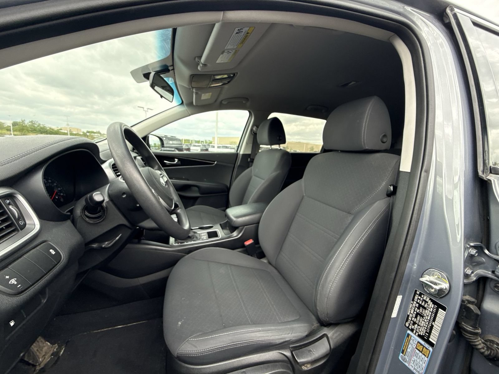 Used 2019 Kia Sorento L FWD image 12