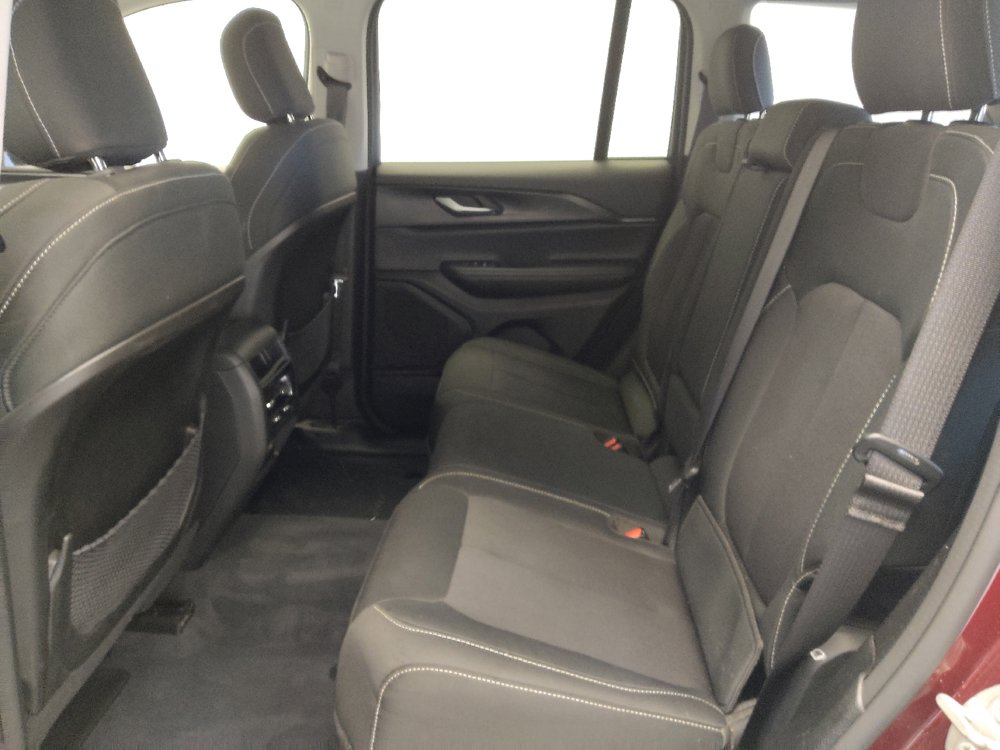 Used 2023 Jeep Grand Cherokee Laredo w/ Luxury Tech Group I AWD/4WD image 18