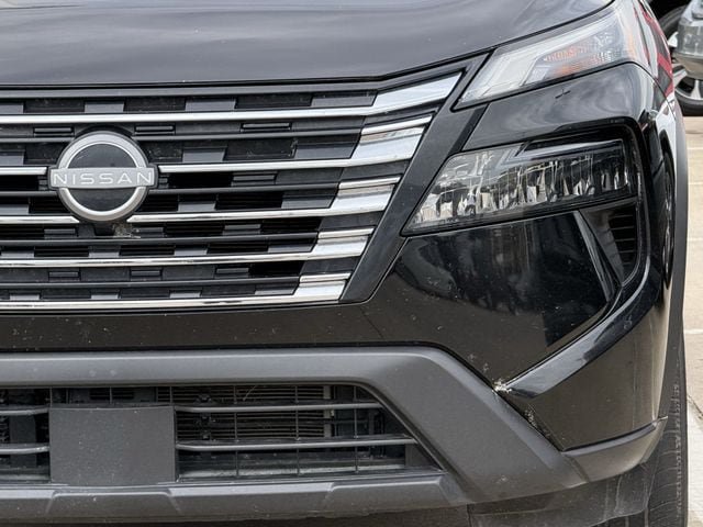 Used 2024 Nissan Rogue S AWD/4WD image 8
