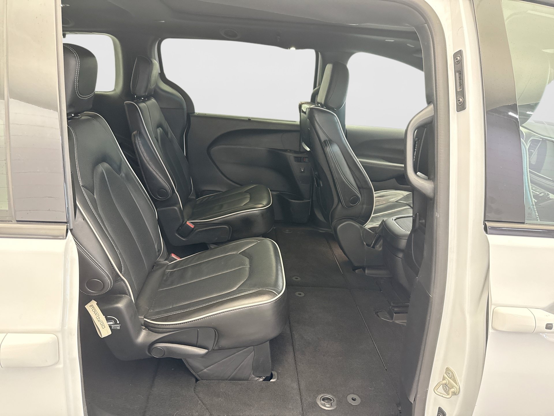 Used 2022 Chrysler Pacifica Limited w/ Uconnect Theater Family Group AWD/4WD image 20