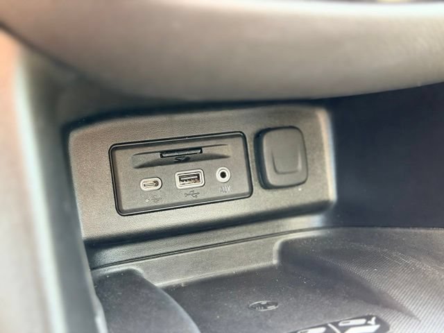 Used 2022 Chevrolet Equinox Premier FWD image 17