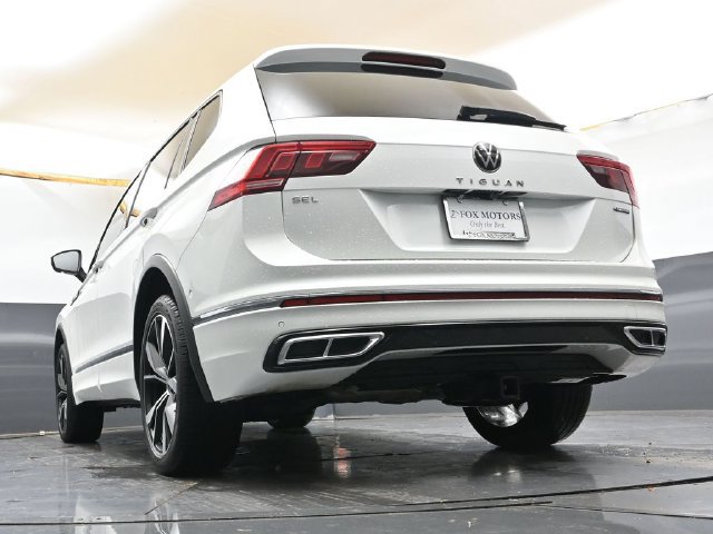 Used 2024 Volkswagen Tiguan SEL R-Line AWD/4WD image 32