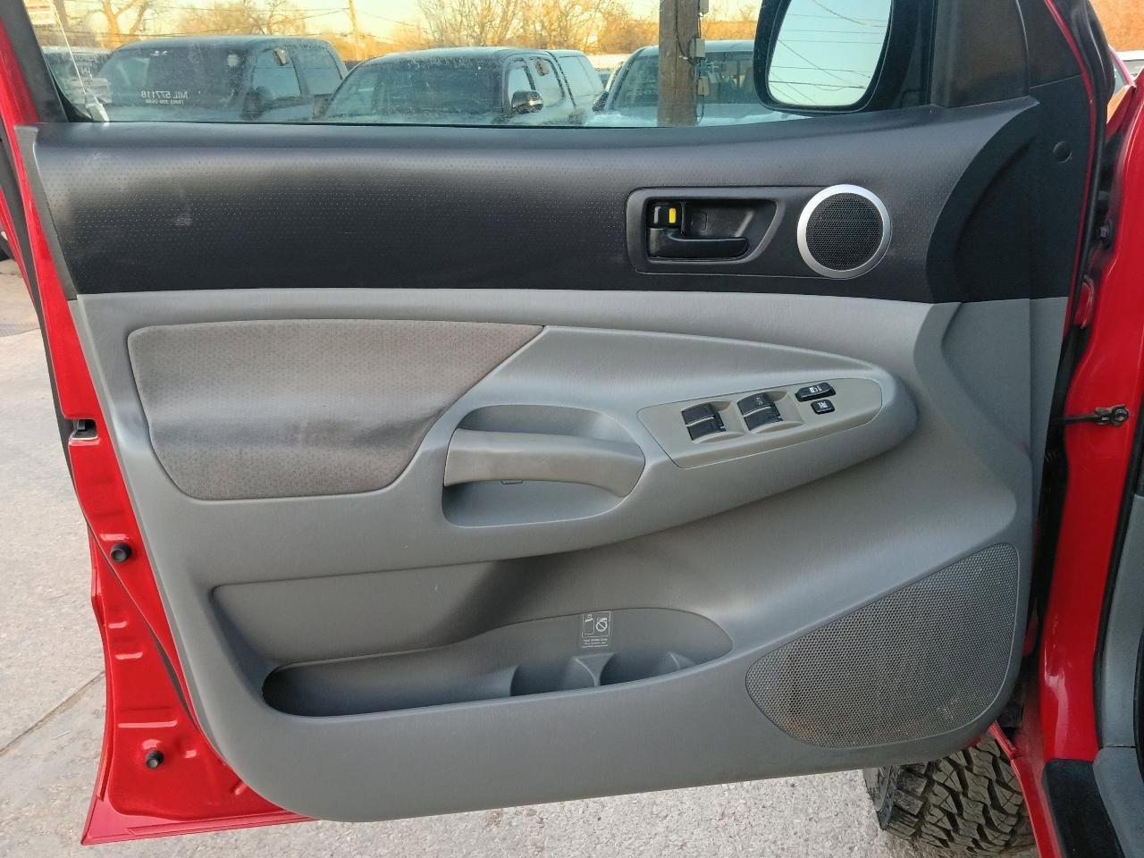 Used 2007 Toyota Tacoma PreRunner RWD image 9