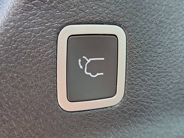 New 2026 Chrysler Voyager LX FWD image 8