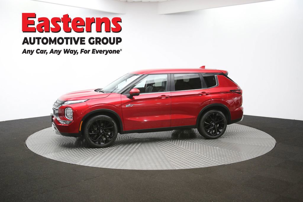 Used 2023 Mitsubishi Outlander SE image 57