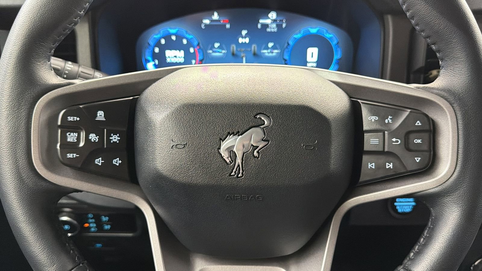 Used 2025 Ford Bronco Badlands image 28