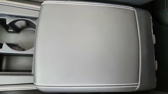 Used 2025 Jaguar F-PACE R-Dynamic S image 49