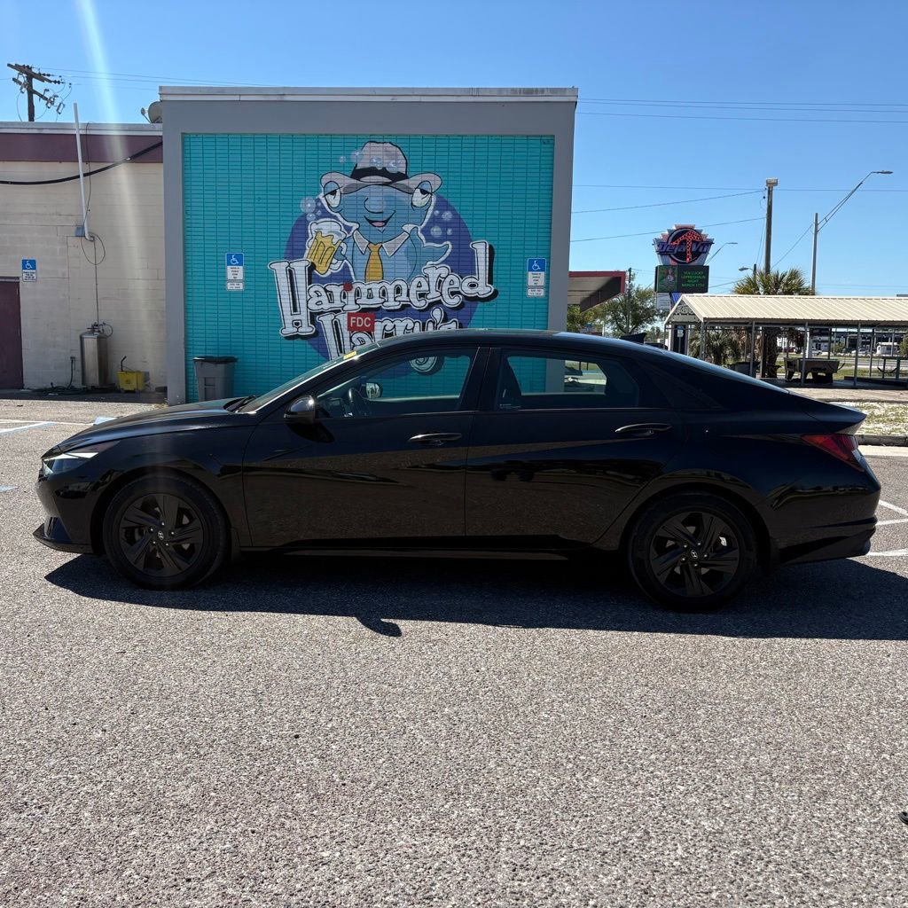 Used 2022 Hyundai Elantra SEL w/ Convenience Package image 6