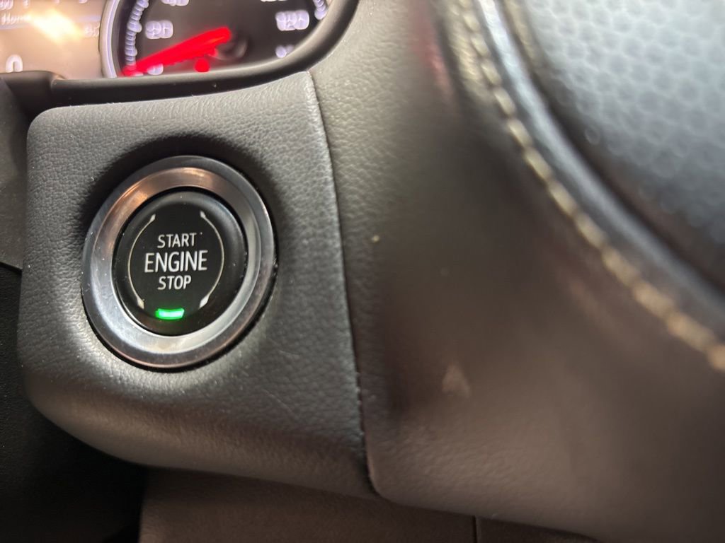 Used 2021 Chevrolet Suburban Premier image 27