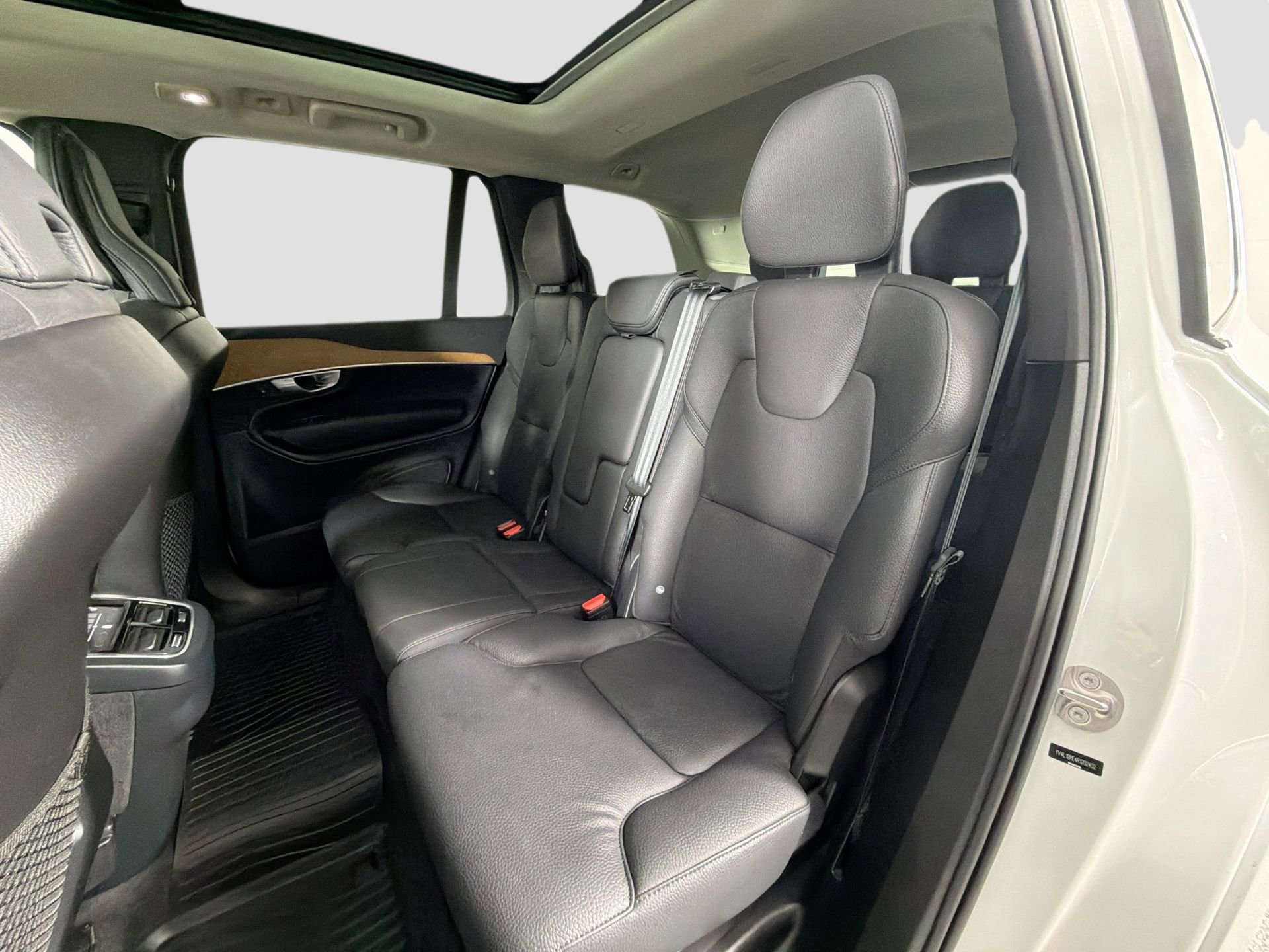 Certified 2024 Volvo XC90 B5 Plus w/ Protection Package Premier AWD/4WD image 25