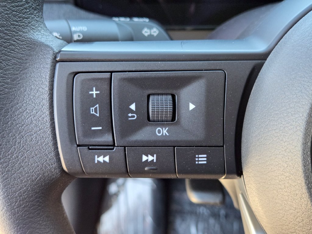 New 2027 Nissan Kicks SV w/ Cold Weather Package FWD image 31