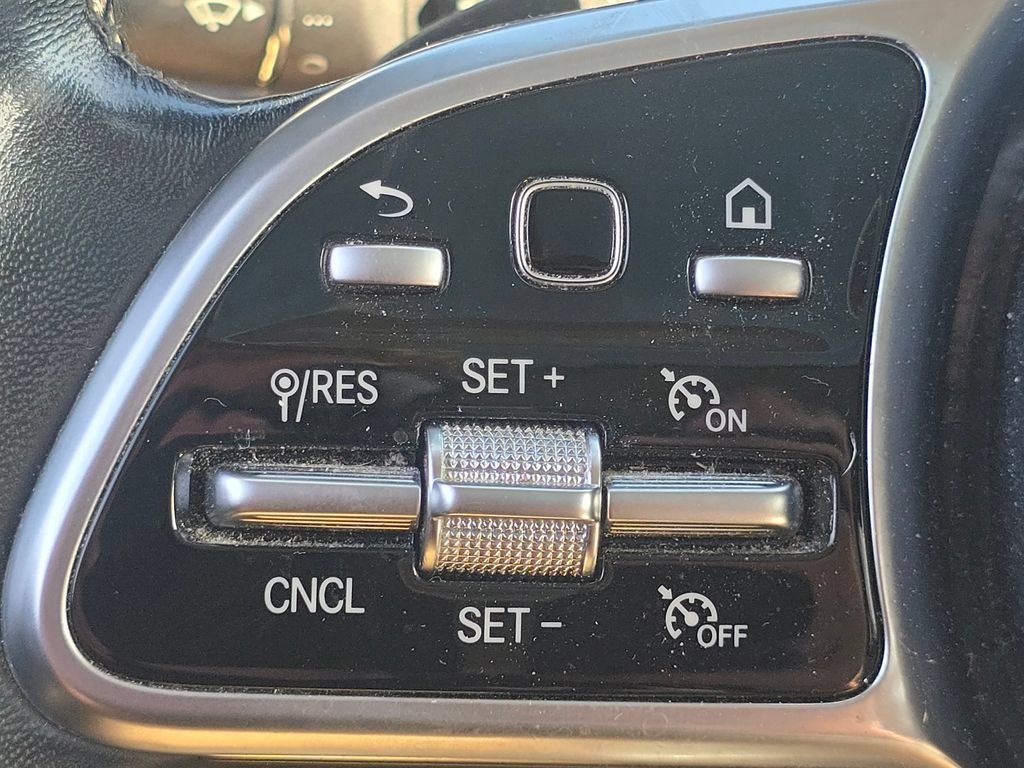 Used 2020 Mercedes-Benz GLC 300 4MATIC image 34