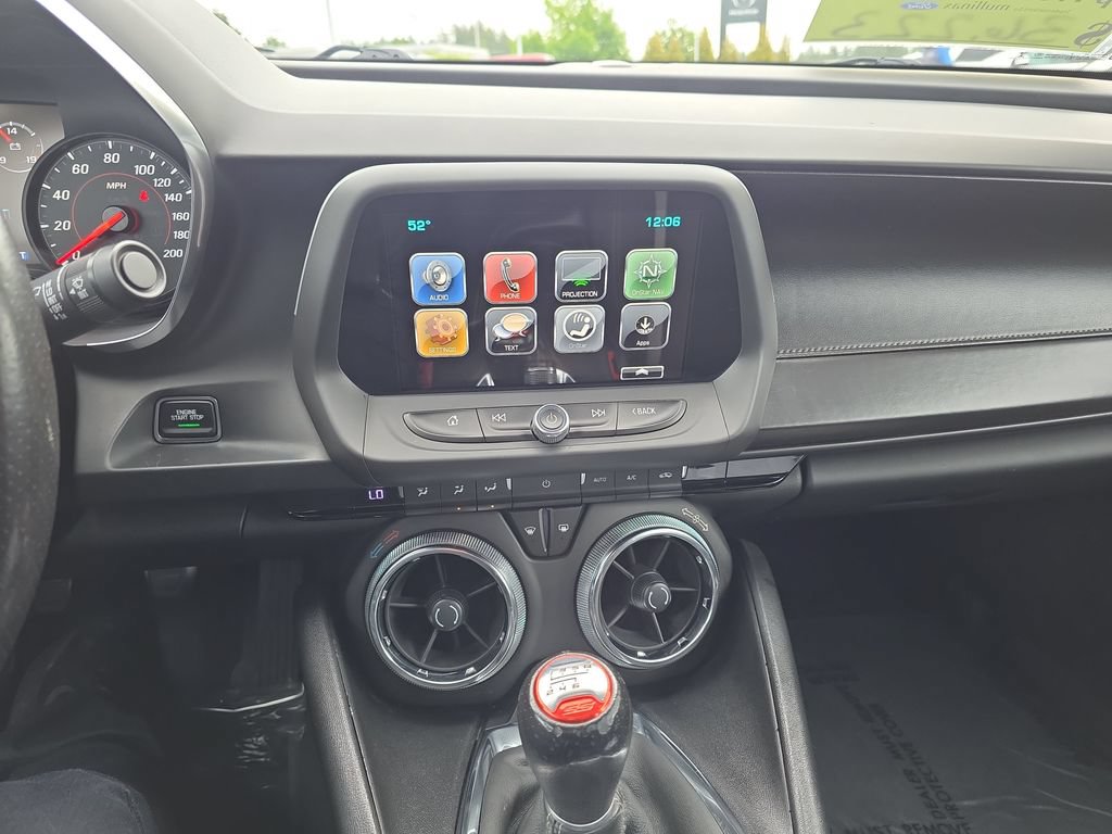 Used 2018 Chevrolet Camaro SS RWD image 27