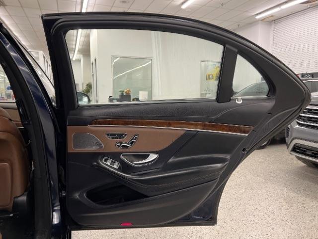 Used 2017 Mercedes-Benz S 550 4MATIC Sedan w/ Premium Package image 38