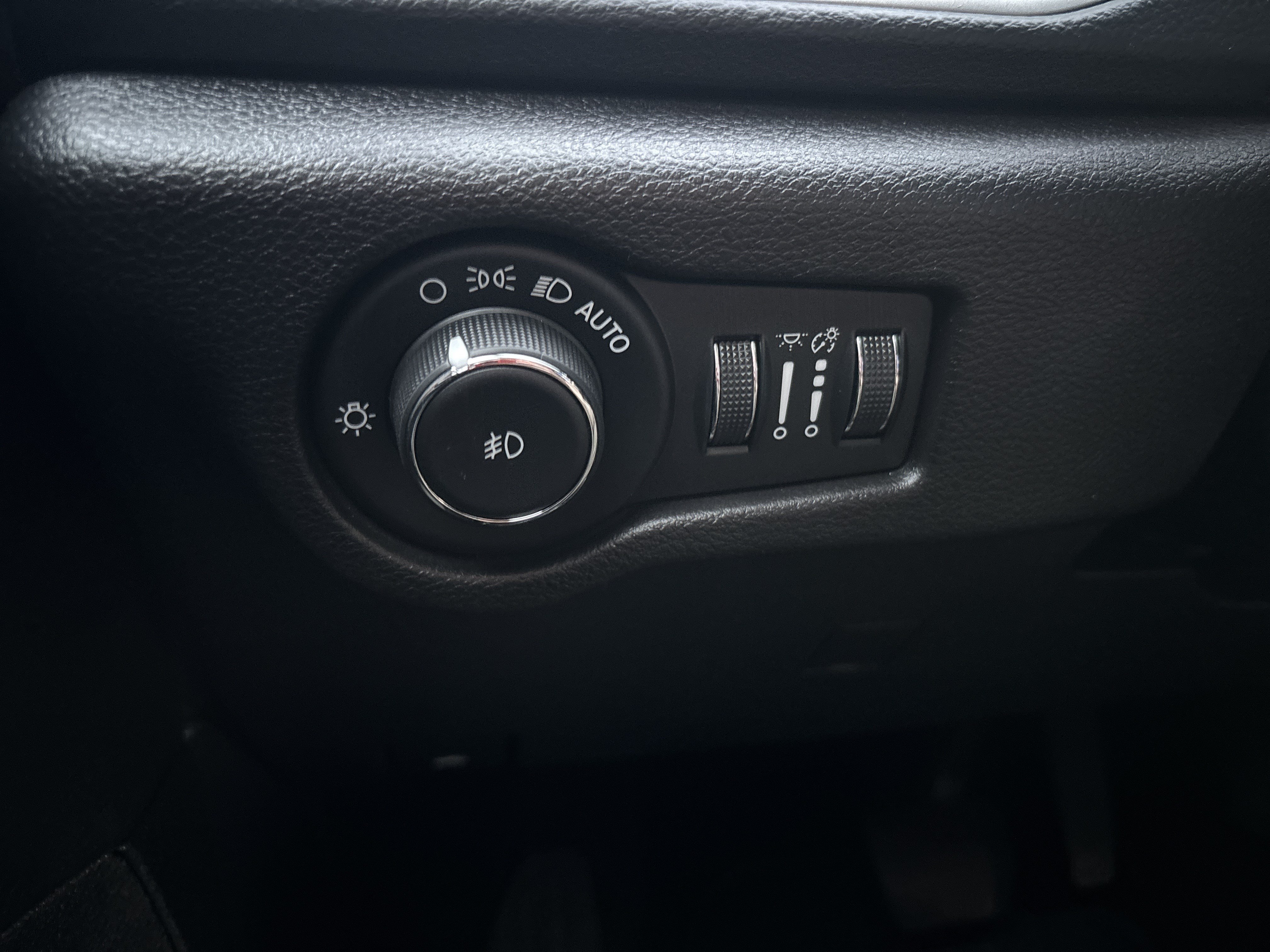 Used 2020 Chrysler Pacifica Touring w/ S Appearance Package FWD image 19